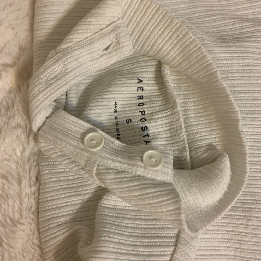 cream colored ( white ) Aéropostale long sleeve - Picture 3 of 3